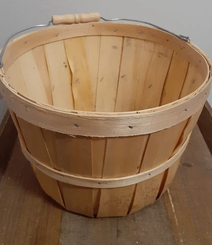 Antique Natural Wire Baskets thumbnail