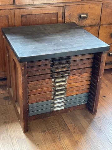 Antique Oak Cabinets thumbnail