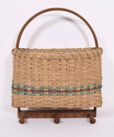 Antique Oval Hanging Baskets thumbnail