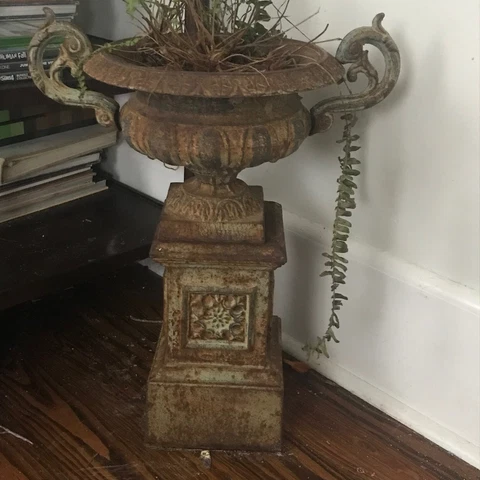 Antique Planters thumbnail
