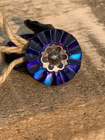 Antique Purple Sewing Shank Buttons thumbnail
