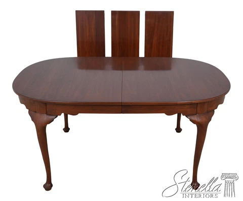 Antique Queen Anne Dining Tables thumbnail
