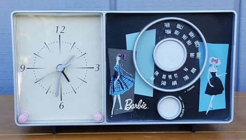 Antique Radio Desk Clocks thumbnail