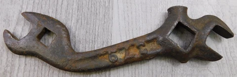 Antique Reclaimed Planters thumbnail