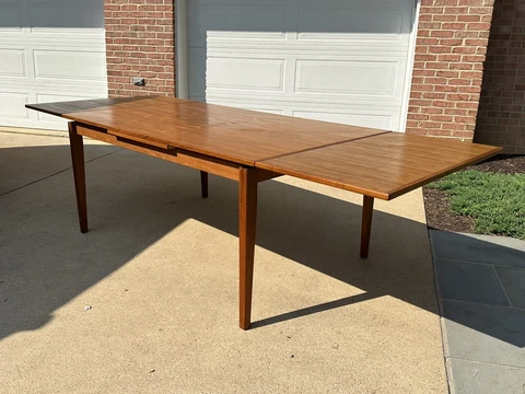 Antique Rectangle Dining Tables thumbnail