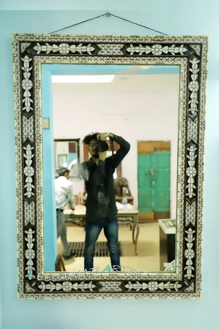 Antique Resin Mirrors thumbnail