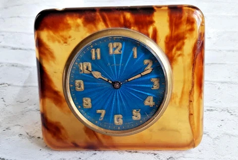 Antique Round Desk Clocks thumbnail