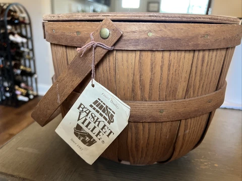 Antique Round Picnic Baskets thumbnail