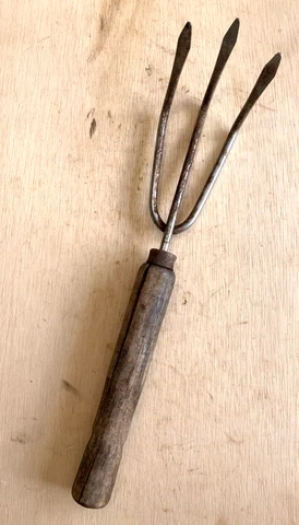 Antique Salvage Garden Tools thumbnail