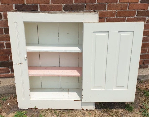 Antique Shelf Cabinets thumbnail
