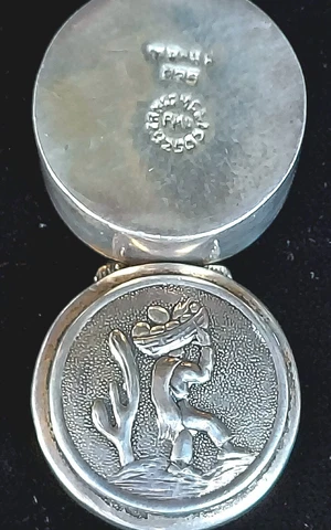 Antique Silver Boxes thumbnail