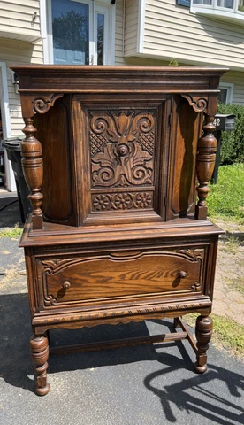 Antique Storage Cabinets thumbnail
