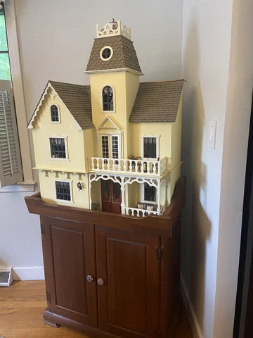 Antique Storage Cabinets thumbnail
