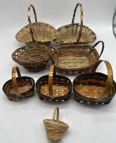 Antique Traditional Miniature Baskets thumbnail