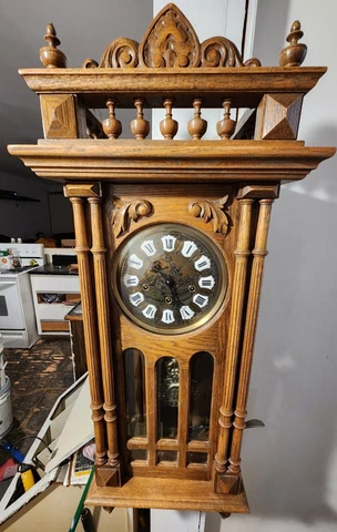 Antique Traditional Wall Clocks thumbnail