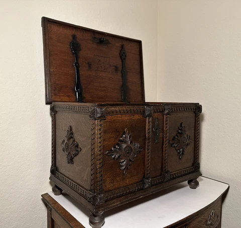 Antique Trunks thumbnail
