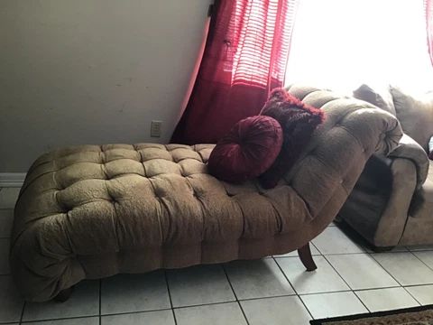 Antique Upholstery Chaises thumbnail
