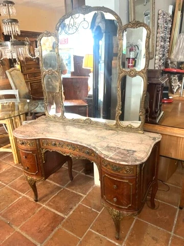 Antique Vanity Tables thumbnail