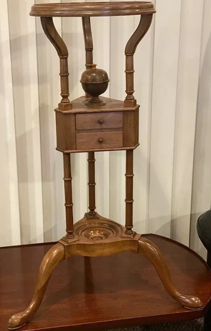 Antique Vanity Tables thumbnail