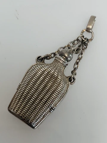Antique Victorian Silver Vinaigrettes thumbnail