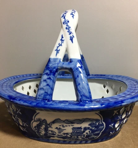 Antique White Bread Baskets thumbnail