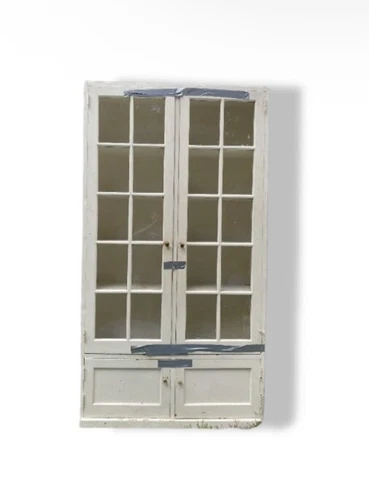 Antique White Cabinets thumbnail