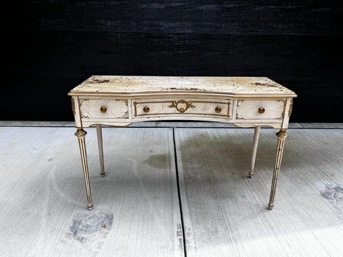 Antique White Desks thumbnail