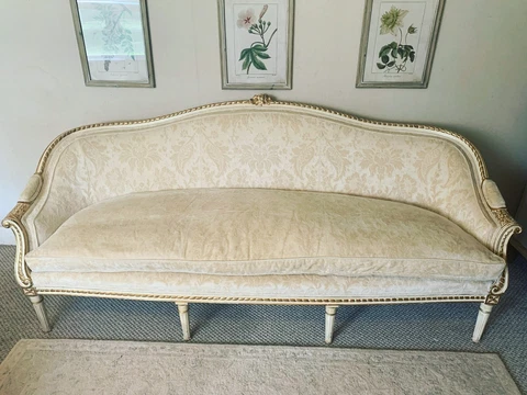 Antique White Sofas thumbnail