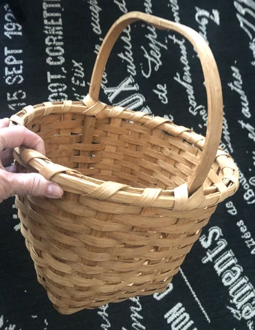 Antique Wood Carving Baskets thumbnail