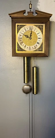 Antique Wood Wall Clocks thumbnail