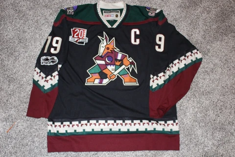 Arizona Coyotes Jerseys thumbnail