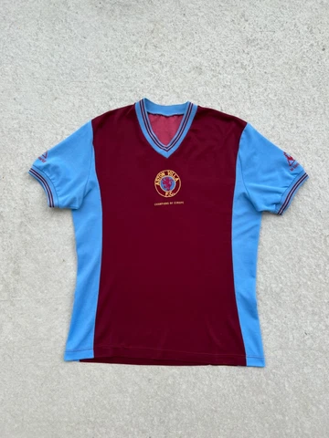 Aston Villa Shirts thumbnail