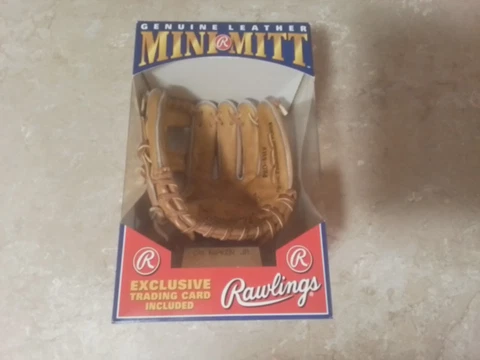 Baltimore Orioles Gloves thumbnail