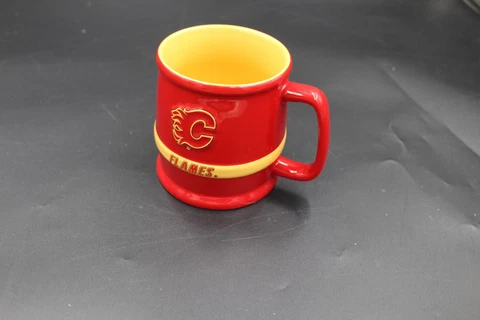 Calgary Flames Mugs thumbnail