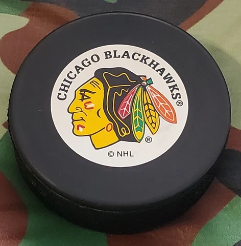 Chicago Blackhawks Pucks thumbnail