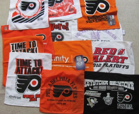Chicago Blackhawks Towels thumbnail