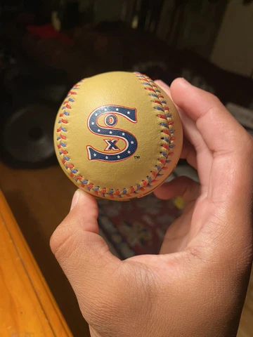 Chicago White Sox Balls thumbnail