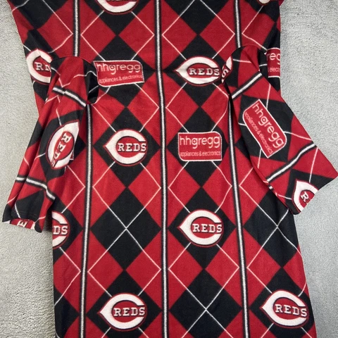 Cincinnati Reds Blankets thumbnail