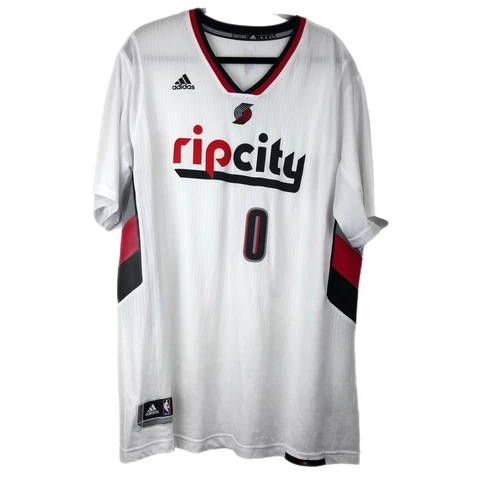 Damian Lillard Jerseys thumbnail