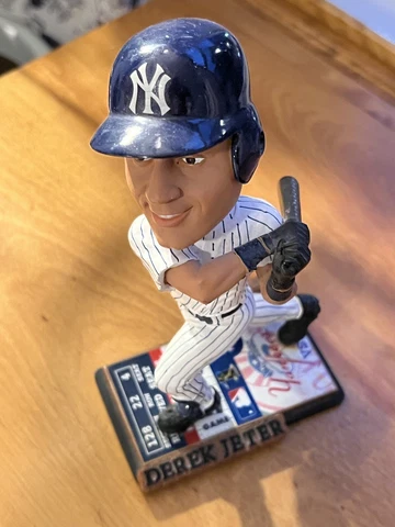 Derek Jeter Bobbleheads thumbnail