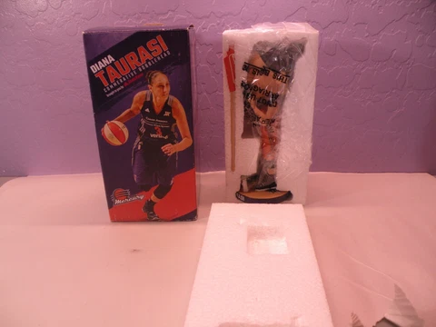Diana Taurasi Bobbleheads thumbnail