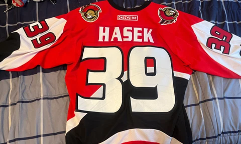 Dominik Hasek Jerseys thumbnail