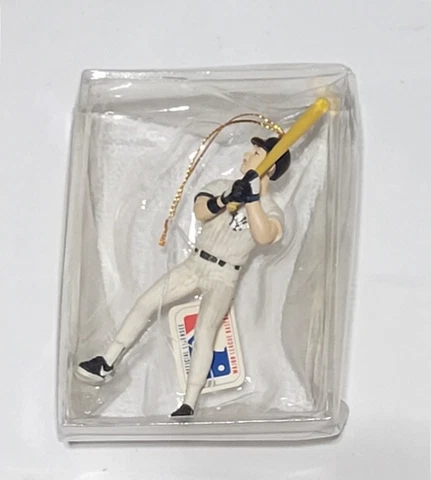 Don Mattingly Action Figures thumbnail