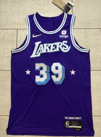 Dwight Howard Jerseys thumbnail