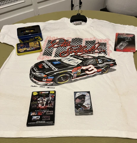 Earnhardt Ganassi Racing Keychains thumbnail
