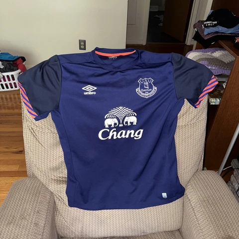 Everton Jerseys thumbnail