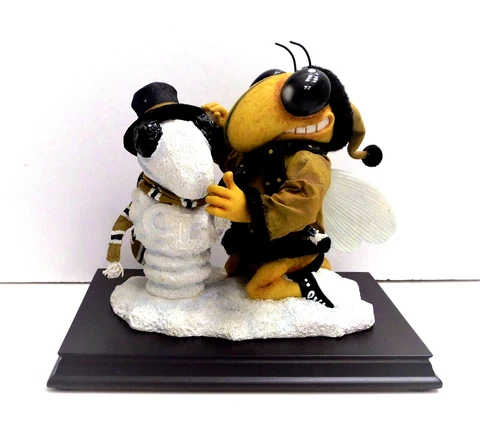Georgia Tech Yellow Jackets Mascots thumbnail