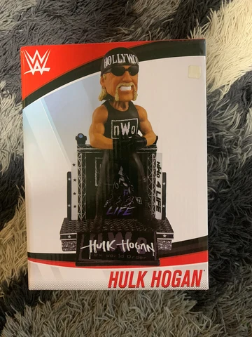 Hulk Hogan Bobbleheads thumbnail
