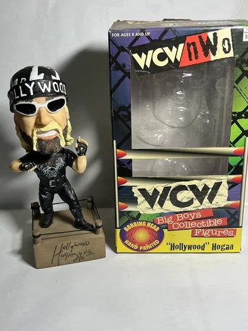 Hulk Hogan Bobbleheads thumbnail