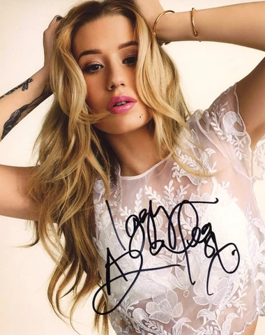 Iggy Azalea Autographs